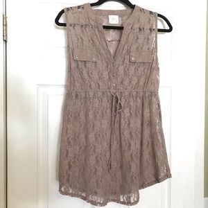 Sleeveless Lace Maternity Top